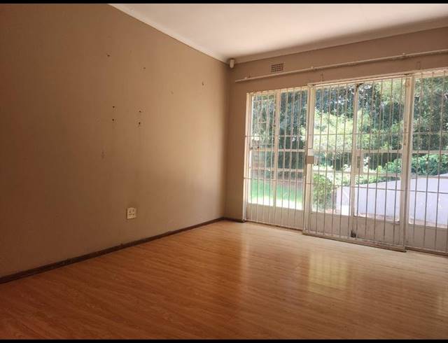 3 BEDROOM HOUSE FOR SALE IN KEMPTON PARK AH